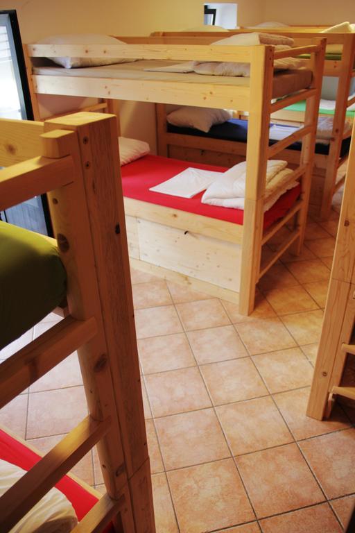 Hostel โบเว็ก ภายนอก รูปภาพ