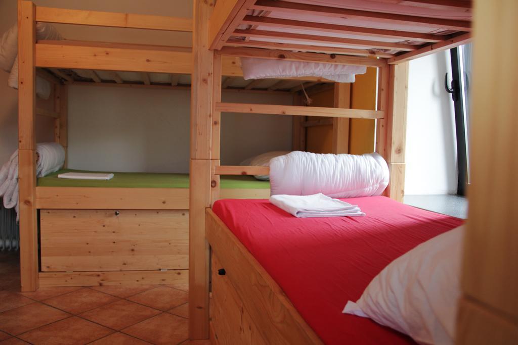 Hostel โบเว็ก ภายนอก รูปภาพ