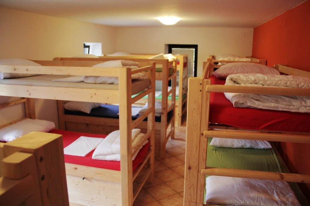 Hostel โบเว็ก ภายนอก รูปภาพ
